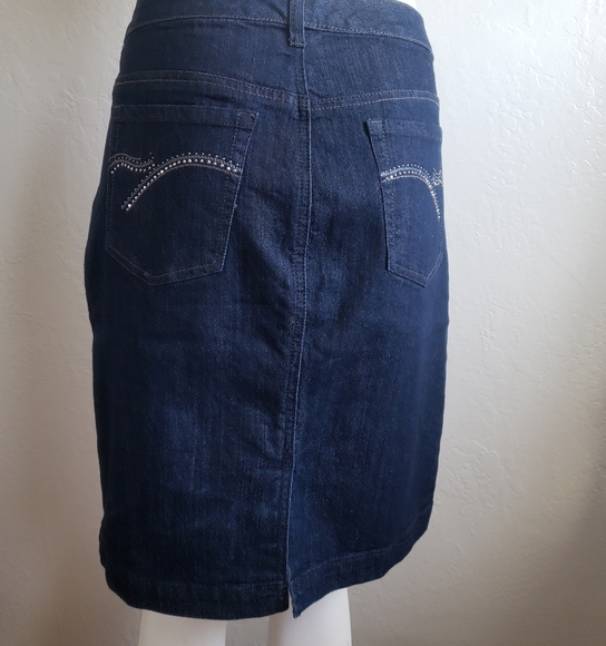 Gloria Vanderbilt Jean Skirt Size 10 | Color: Blue | - Picture 4 of 7